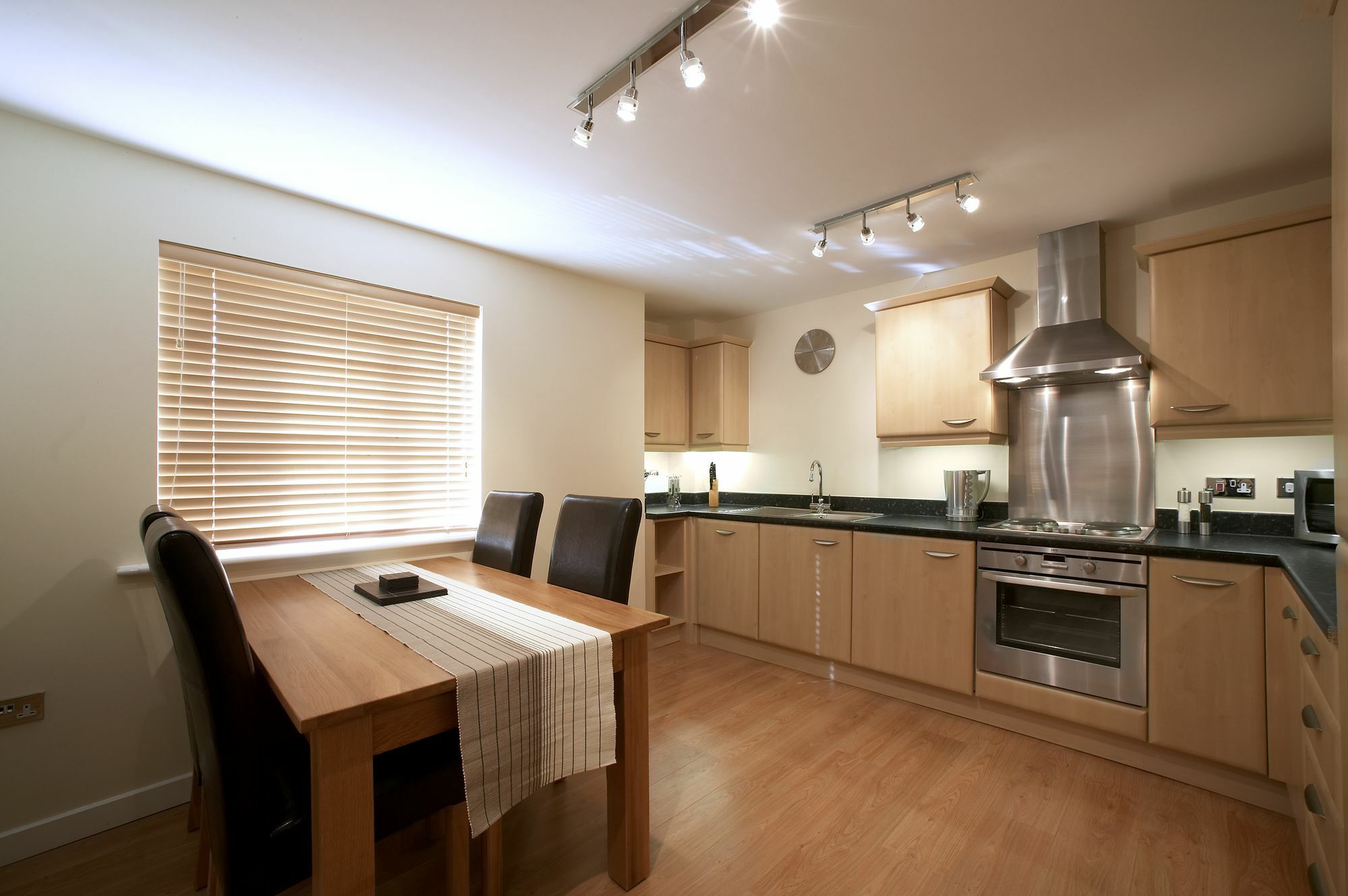 Southwich House By Esa Appartement Swindon Buitenkant foto
